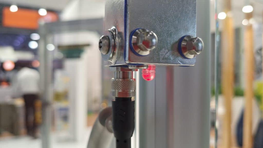 HGL interlock with OSSD configuration and LED status indication for persistent hazard safety applications.