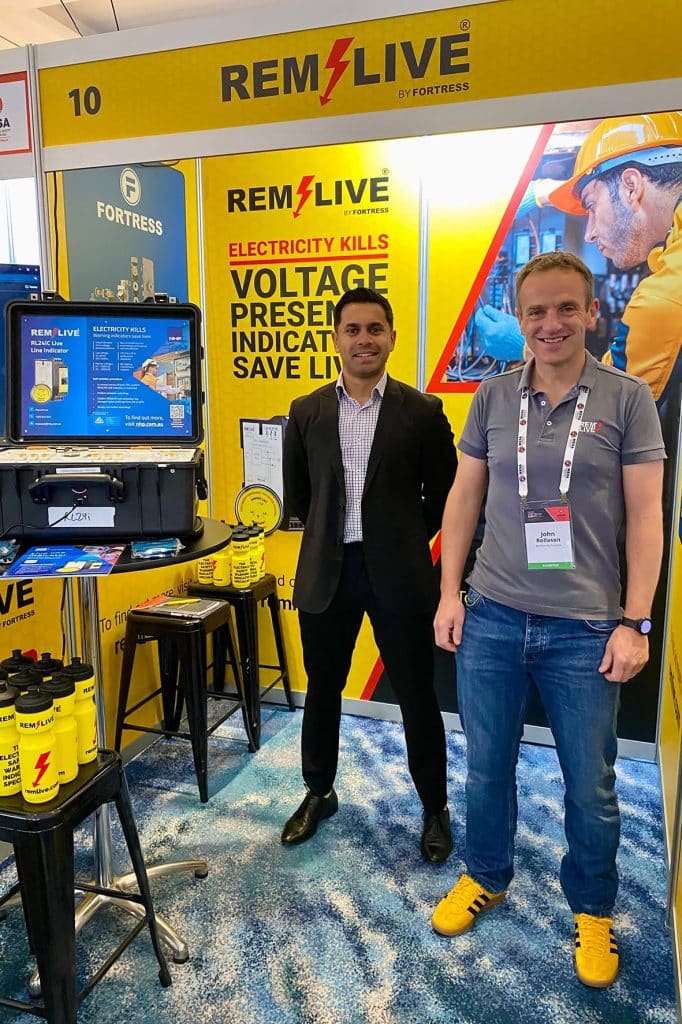 Fortress employee in the US introducing Remlive at trade shows.